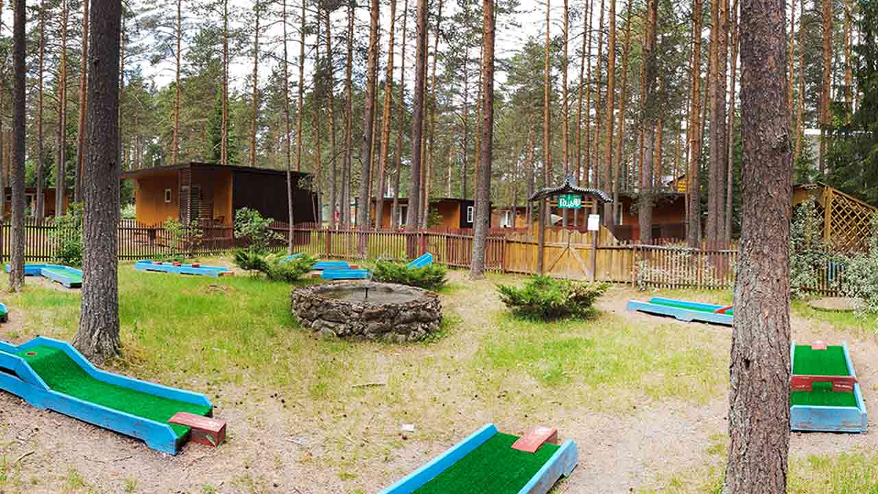 Мини-гольф